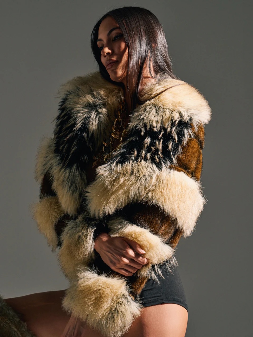 Akira PORTIA CROPPED FAUX FUR JACKET S
